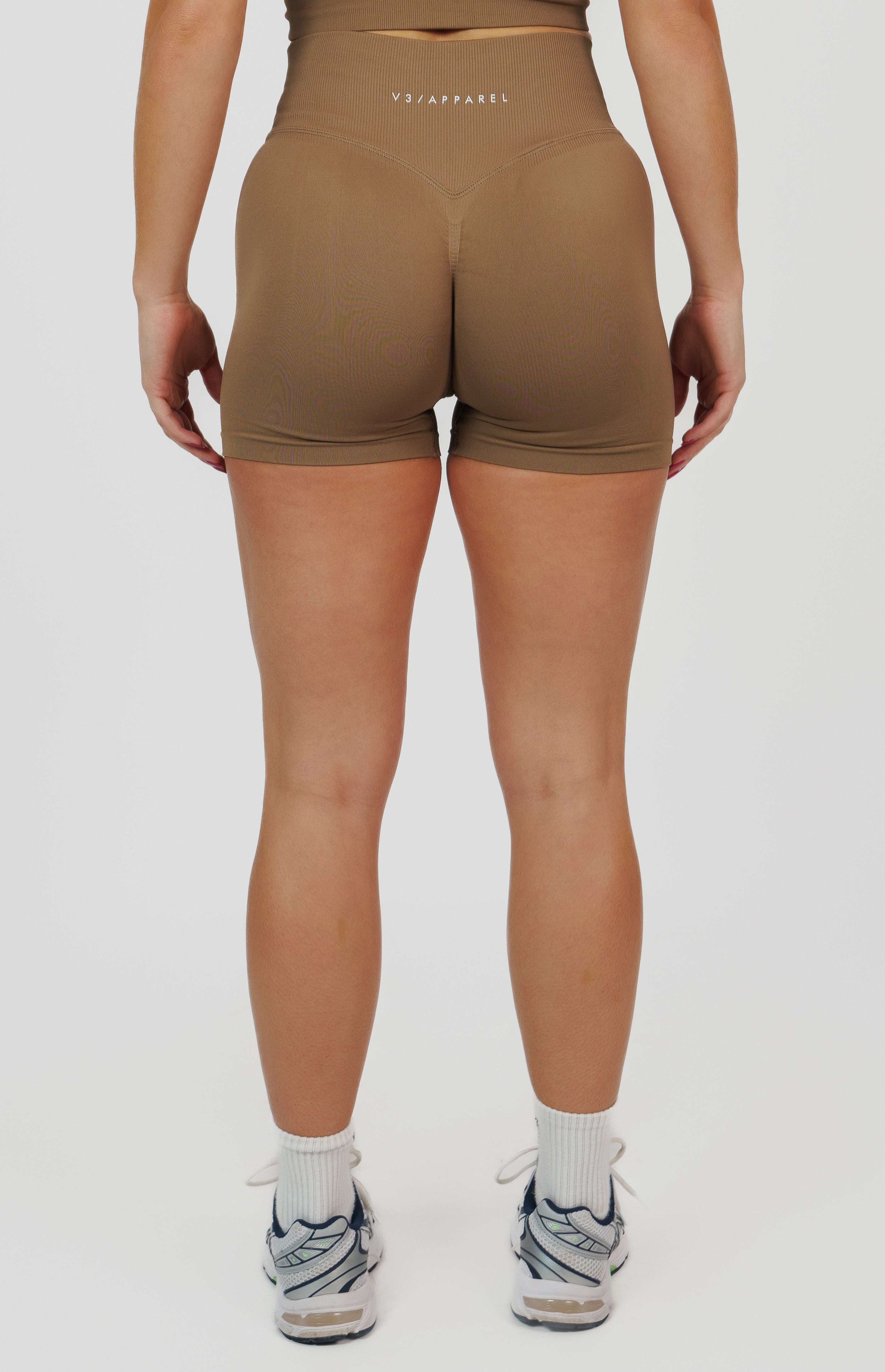 Form Seamless Scrunch Sports Bra, Leggings & Shorts Set - Cocoa Beige