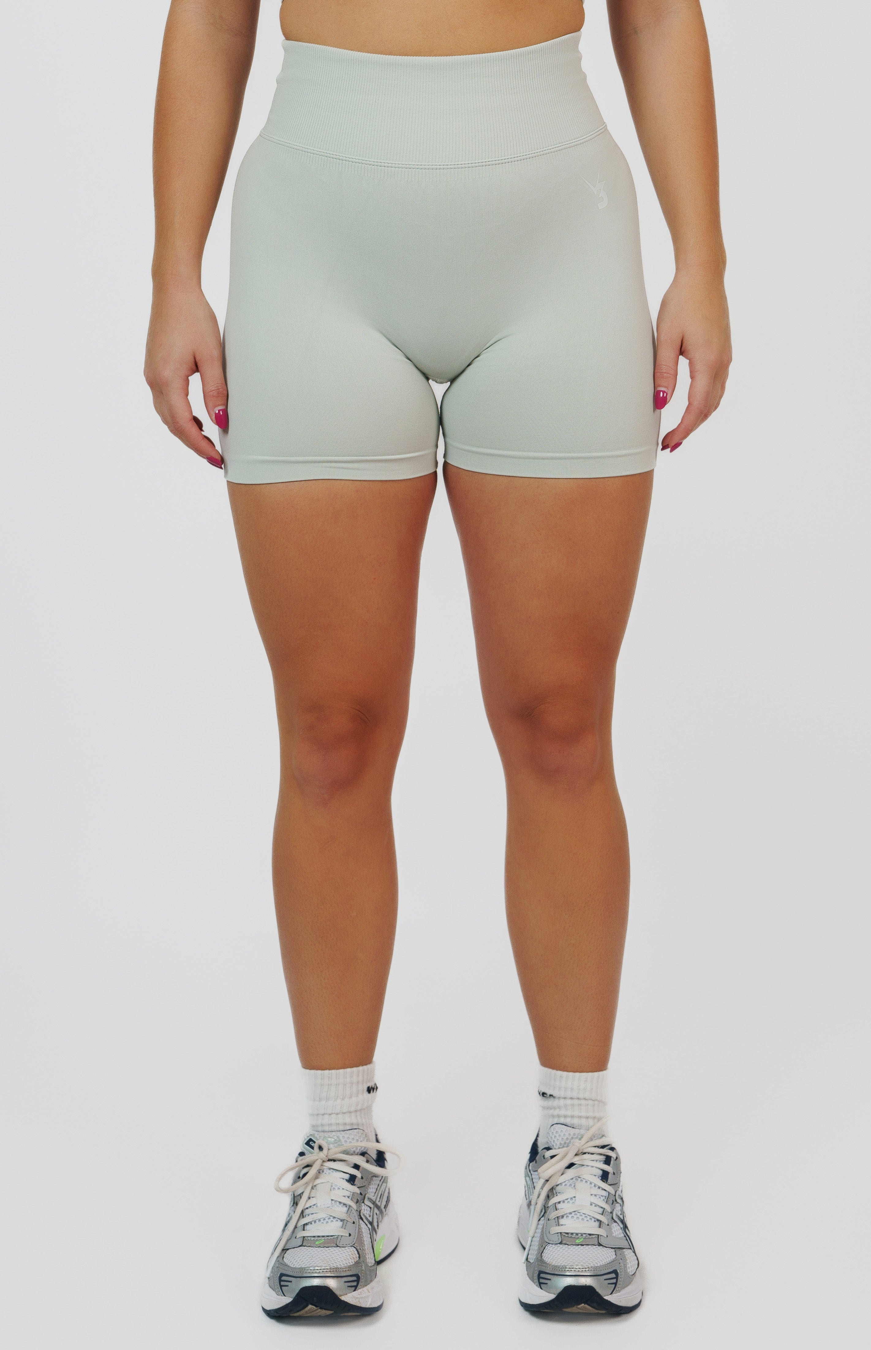 Form Seamless Scrunch Sports Bra, Leggings & Shorts Set - Light Grey